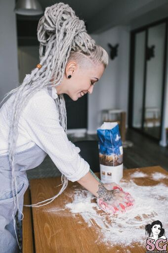 219983 - Suicide Girls