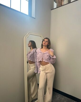 AAri Голые слитые фото OnlyFans 11