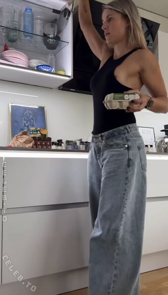 Adrienne Koleszar Голые слитые фото OnlyFans 59