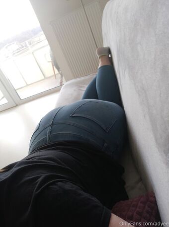 adyee Голые слитые фото OnlyFans 12