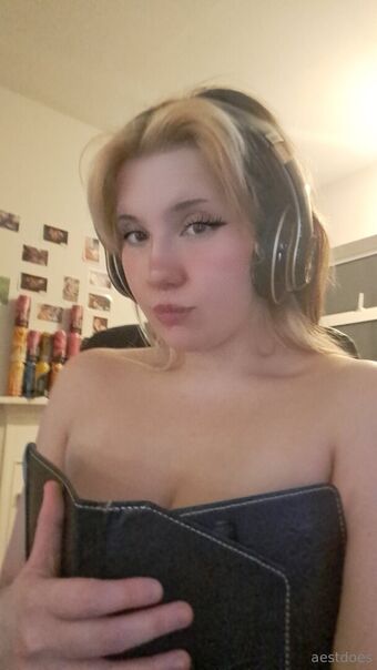 aestdoes Голые слитые фото OnlyFans 19