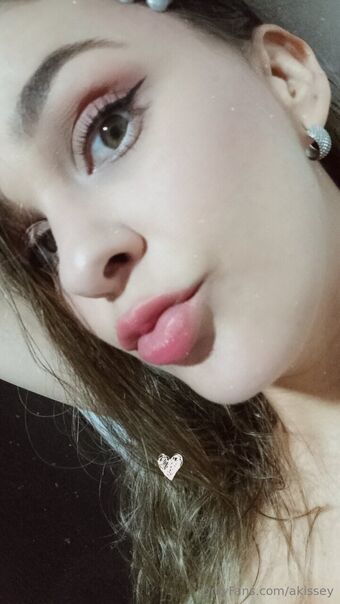 akissey Голые слитые фото OnlyFans 9