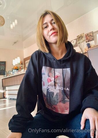 alineraspberry Голые слитые фото OnlyFans 2