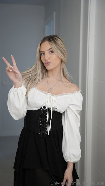 allaboutalexia Голые слитые фото OnlyFans 11