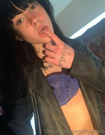 Allyaldenn Голые слитые фото OnlyFans 4
