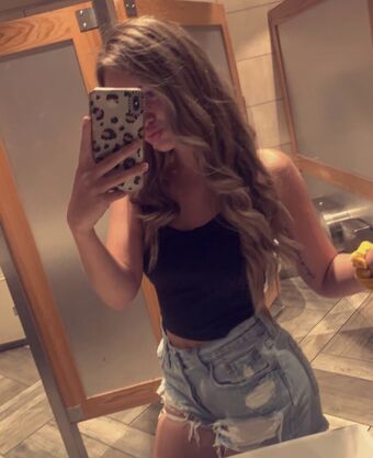 Alysa Abner Голые слитые фото OnlyFans 2