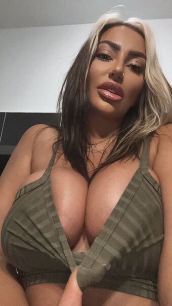 Amelia Sofia Голые слитые фото OnlyFans 1