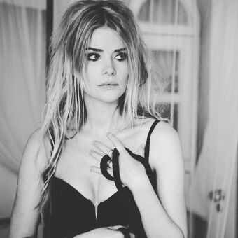 Anita Briem Голые слитые фото OnlyFans 12