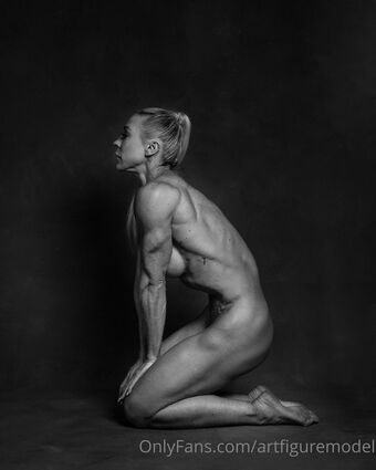 artfiguremodel Голые слитые фото OnlyFans 4
