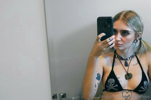 astrid-eclipse Голые слитые фото OnlyFans 13