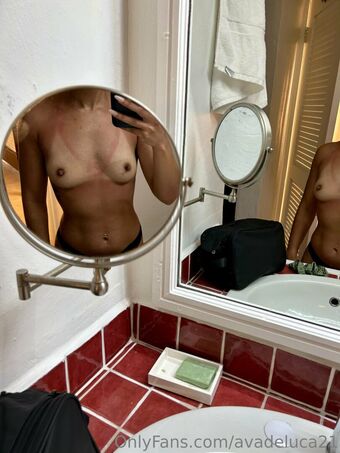 avadeluca21 Голые слитые фото OnlyFans 21