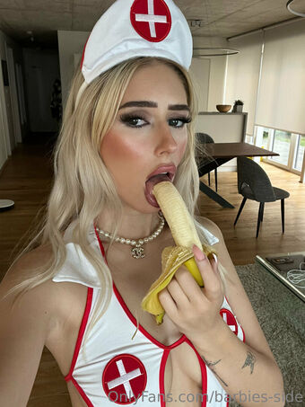 barbies-side Голые слитые фото OnlyFans 12