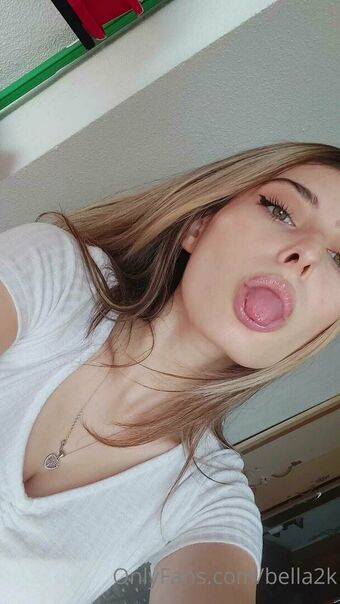 bella2k Голые слитые фото OnlyFans 14