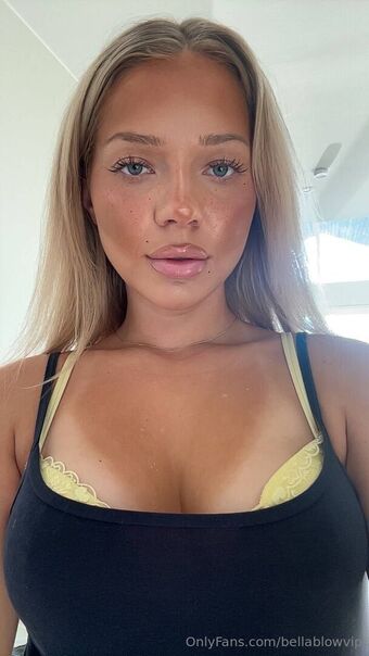 Bellablows Голые слитые фото OnlyFans 11