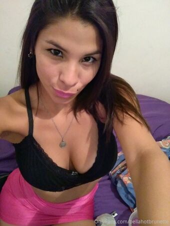bellahotbrunette