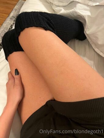 blondegoth1 Голые слитые фото OnlyFans 9