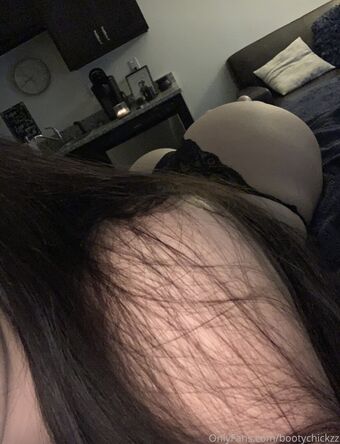 bootychickzz