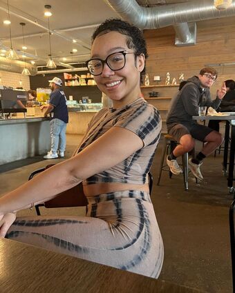 Caileneasely
