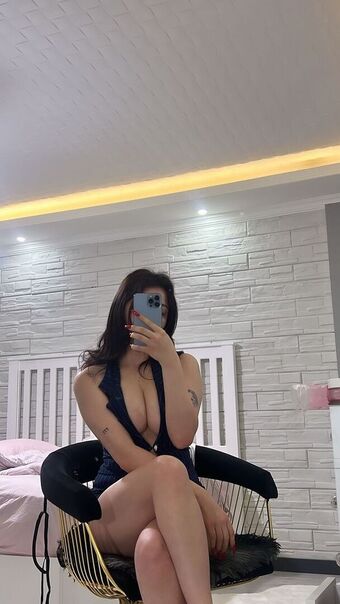 CER Голые слитые фото OnlyFans 4