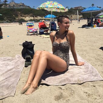 Cimorelli Голые слитые фото OnlyFans 1