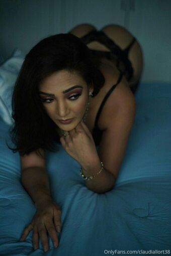 Claudia Llort Голые слитые фото OnlyFans 4
