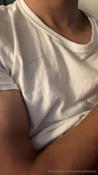 collegeboyxp Голые слитые фото OnlyFans 4
