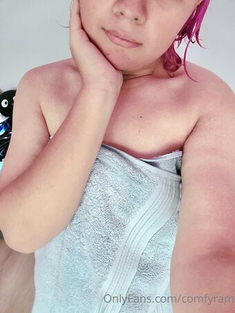 comfyram Голые слитые фото OnlyFans 4