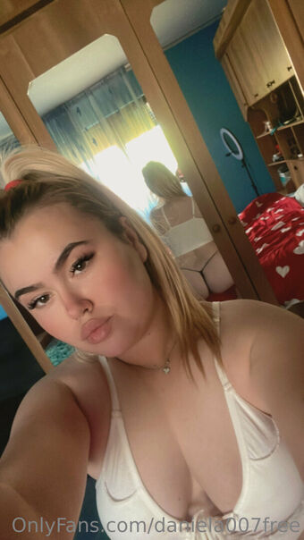 daniela007free Голые слитые фото OnlyFans 11