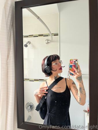 data-night Голые слитые фото OnlyFans 18