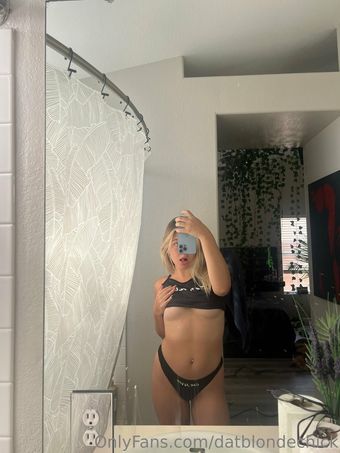 datblondechick Голые слитые фото OnlyFans 16