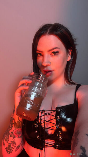 deathlyill Голые слитые фото OnlyFans 51