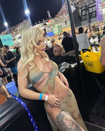 Debora Julia