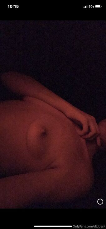 djdoesit Голые слитые фото OnlyFans 17