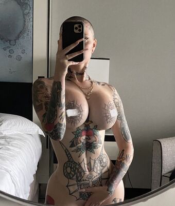 E. Boring Голые слитые фото OnlyFans 6