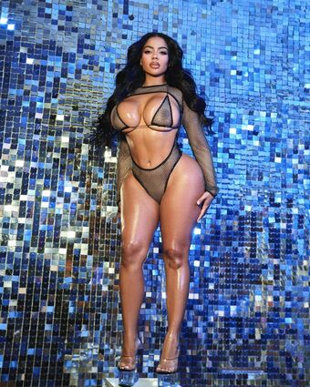 E.dot Голые слитые фото OnlyFans 35