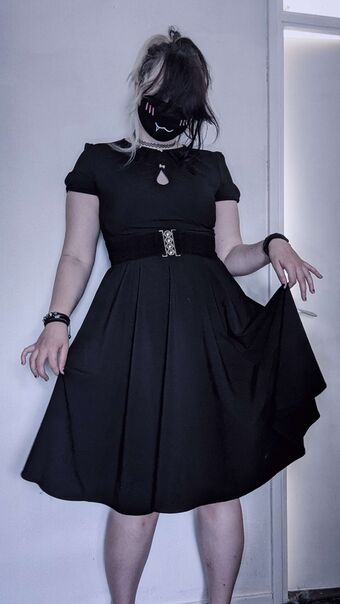 Easygoinggoth Голые слитые фото OnlyFans 23