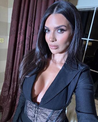 Ekin-Su Голые слитые фото OnlyFans 6