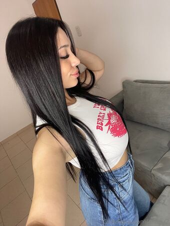 emav2 Голые слитые фото OnlyFans 3