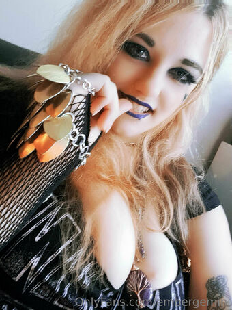 embergemini Голые слитые фото OnlyFans 29