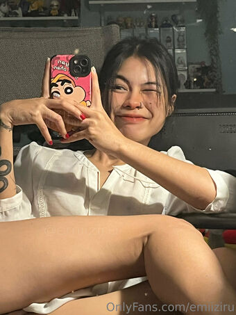 emiiziru Голые слитые фото OnlyFans 24