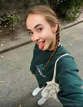 emilage Голые слитые фото OnlyFans 115