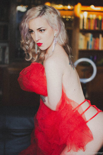 emilieterror Голые слитые фото OnlyFans 7