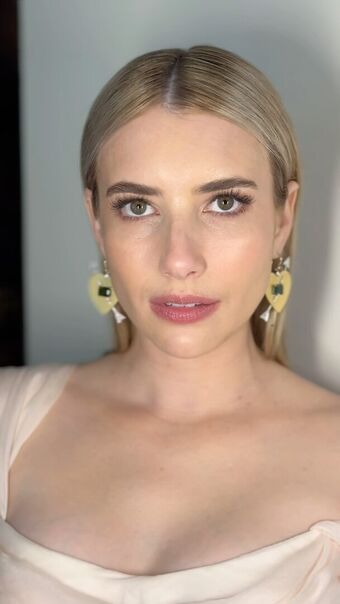 Emma Roberts Голые слитые фото OnlyFans 130