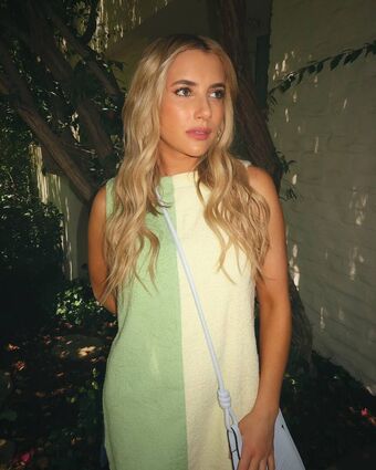 Emma Roberts Голые слитые фото OnlyFans 133