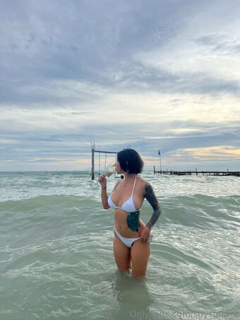 essof Голые слитые фото OnlyFans 25