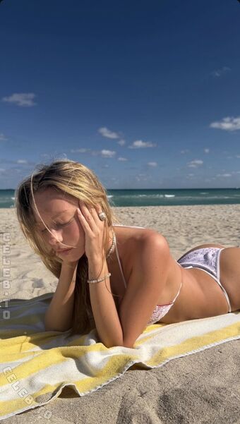 Ester Expósito Голые слитые фото OnlyFans 85