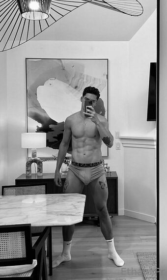 ethan_pr Голые слитые фото OnlyFans 1