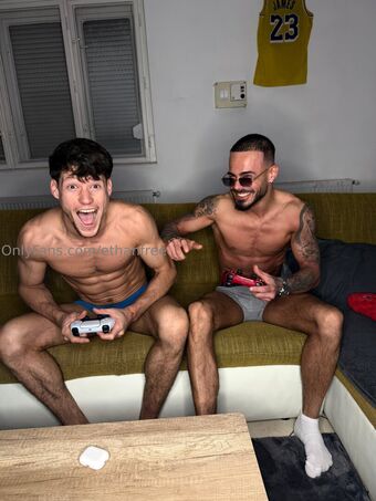 ethanfree Голые слитые фото OnlyFans 13