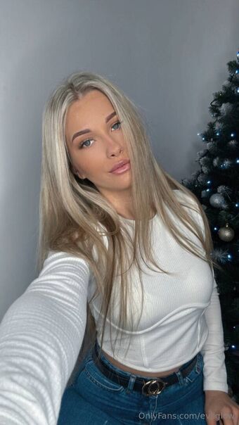 evilglow Голые слитые фото OnlyFans 17