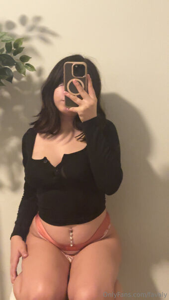 favaly Голые слитые фото OnlyFans 19